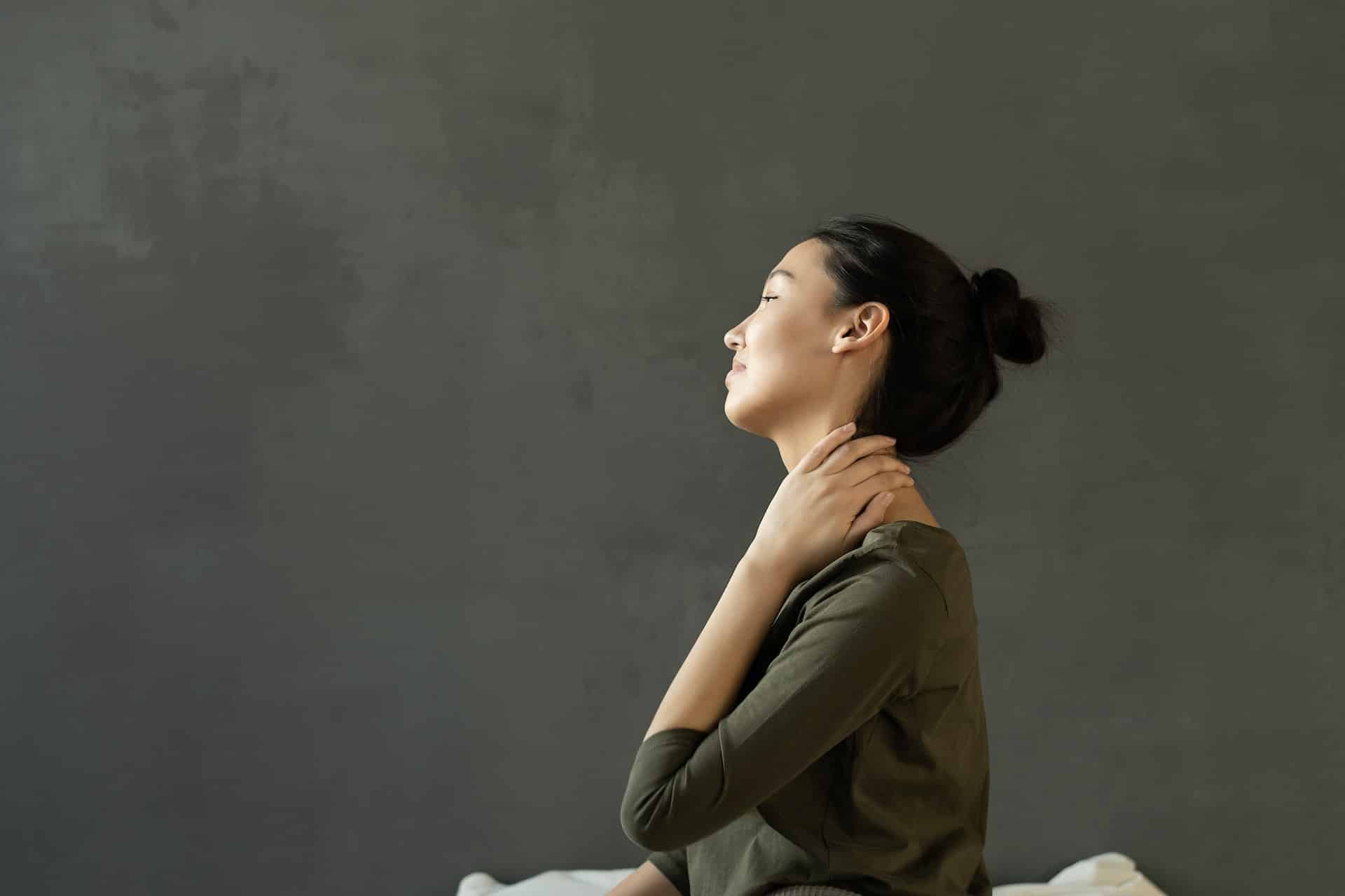 woman with neck pain